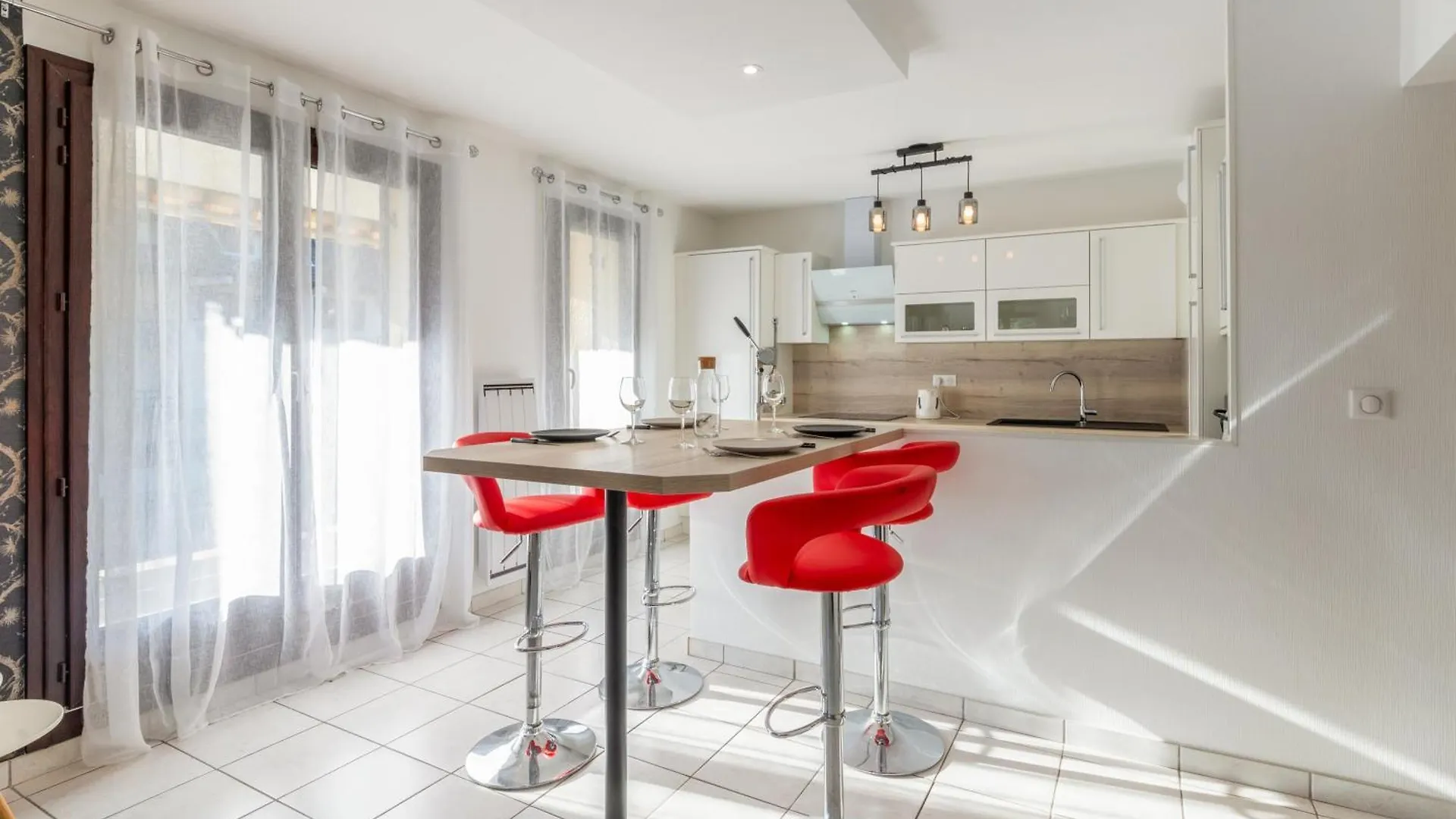 Appartement 3 Pieces Proche Du Lac Avec Terrasse Annecy 0*,